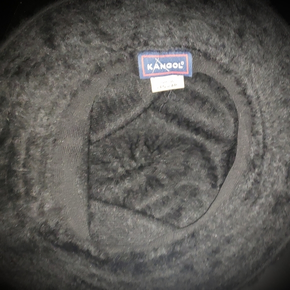 SOLD-Vintage black Kangol hat - Picture 7 of 11